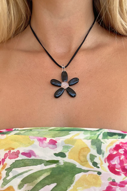 Daisy Pendant Necklace | Black