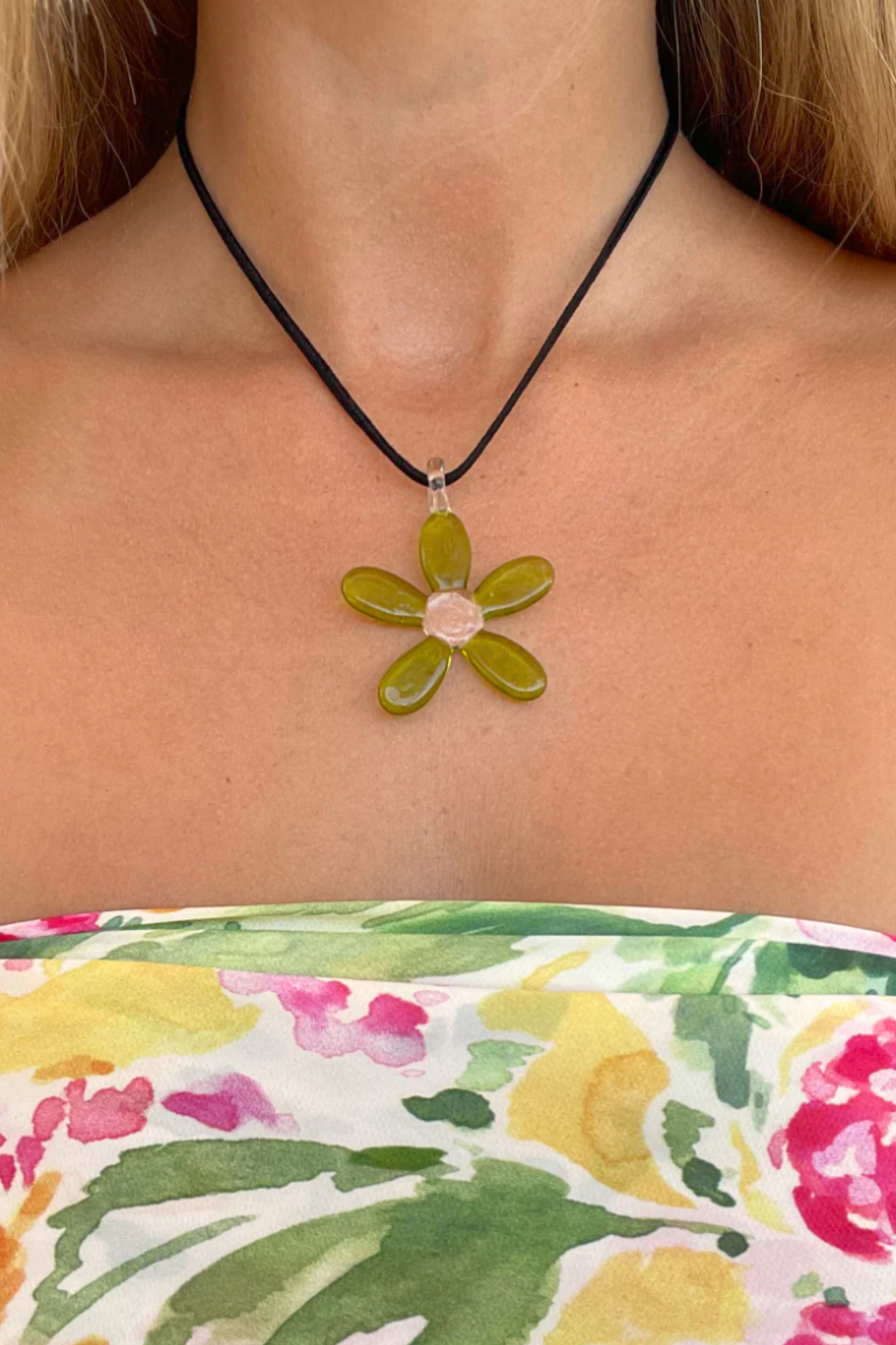 Daisy Pendant Necklace | Pistachio